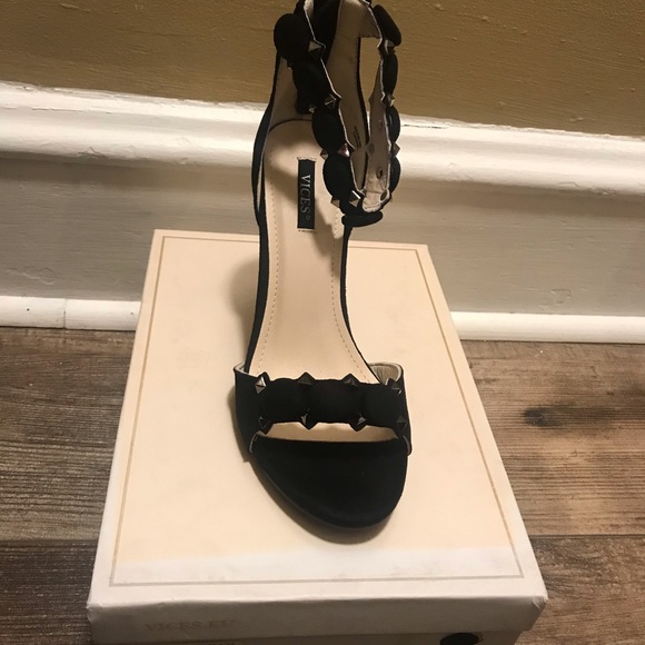 NIB VICES HEELS - Picture 2 of 6